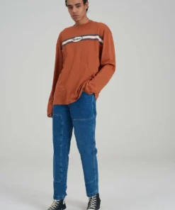 The Ragged Priest MEN'S Kickers Classics Rust Tee
